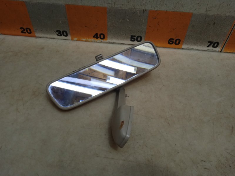 Зеркало заднего вида