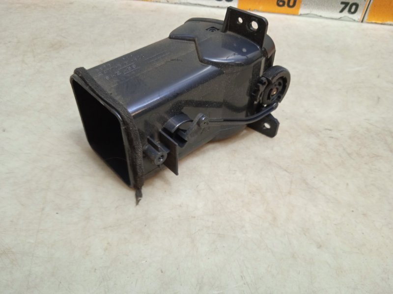 Дефлектор воздушный