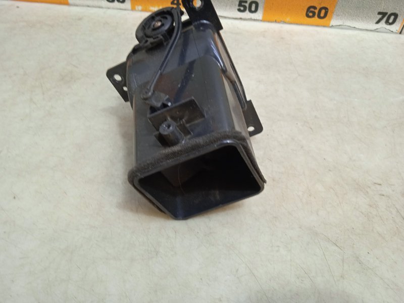 Дефлектор воздушный