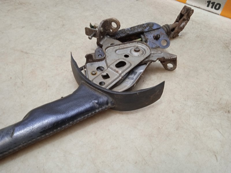 Рычаг стояночного тормоза