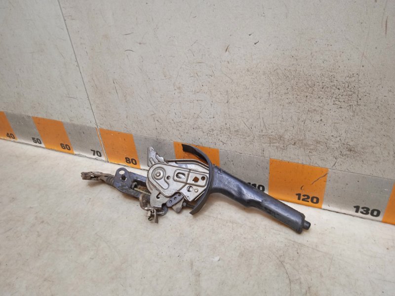 Рычаг стояночного тормоза