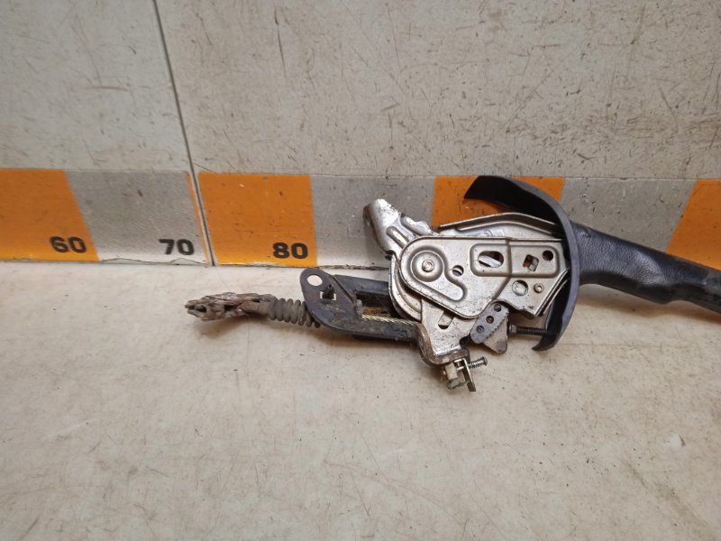 Рычаг стояночного тормоза