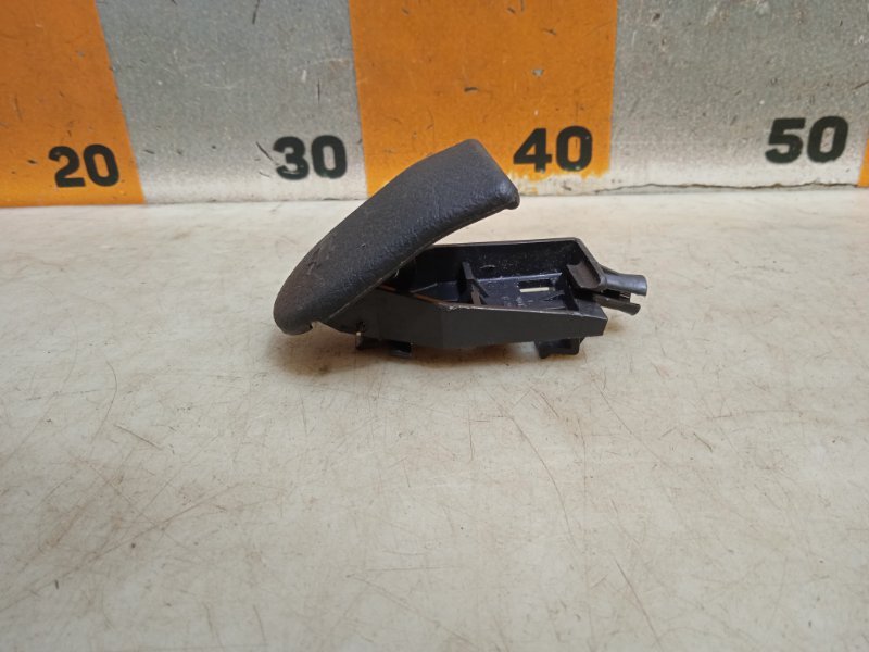 Ручка открывания капота