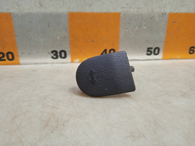 Ручка открывания капота