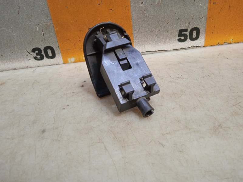 Ручка открывания капота