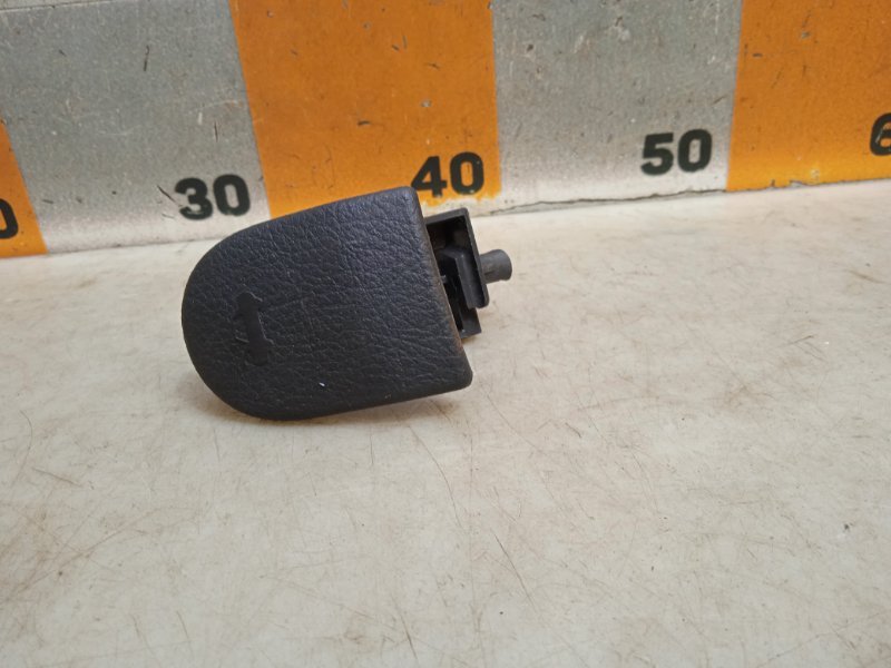 Ручка открывания капота