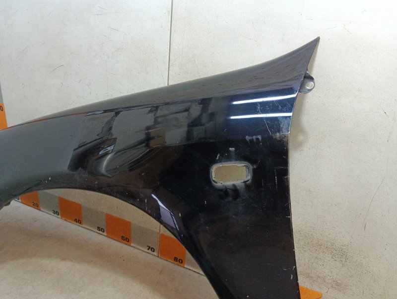 Крыло переднее левое