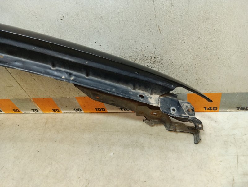 Крыло переднее левое