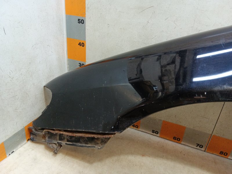 Крыло переднее левое