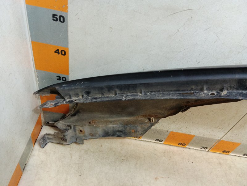 Крыло переднее правое