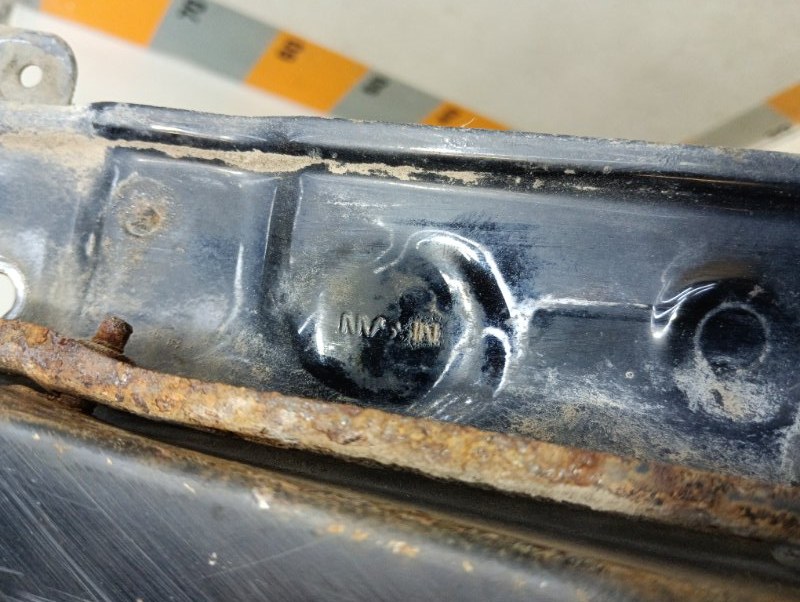 Крыло переднее правое