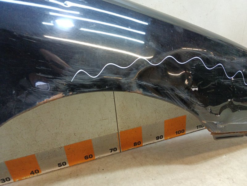 Крыло переднее правое