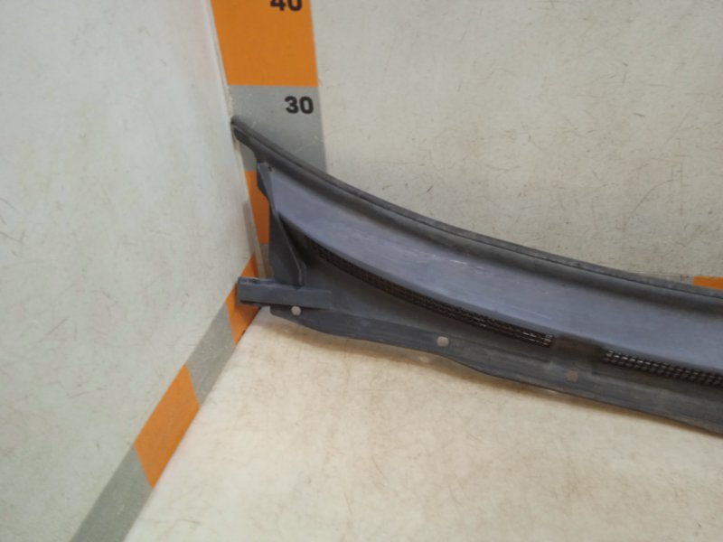 Решетка стеклоочистителей (Жабо)