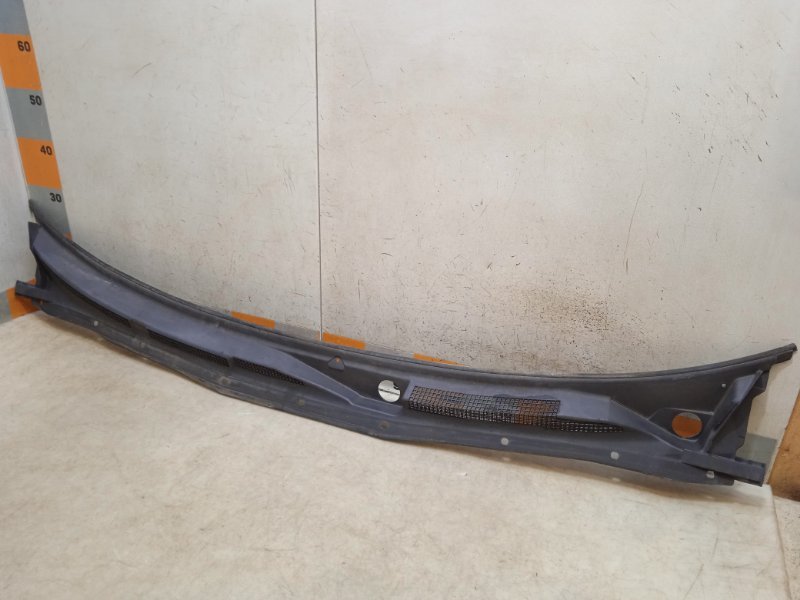 Решетка стеклоочистителей (Жабо)