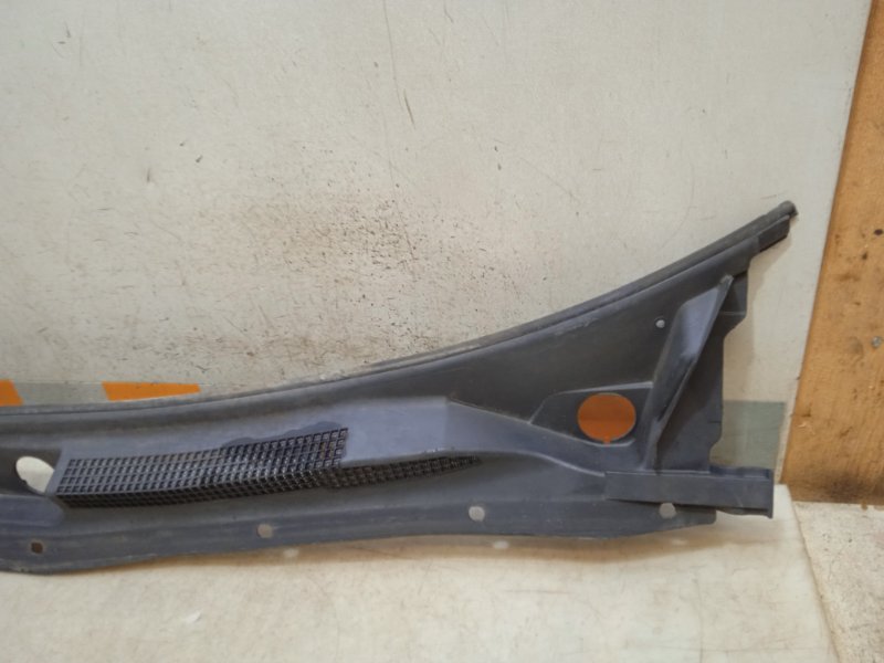 Решетка стеклоочистителей (Жабо)