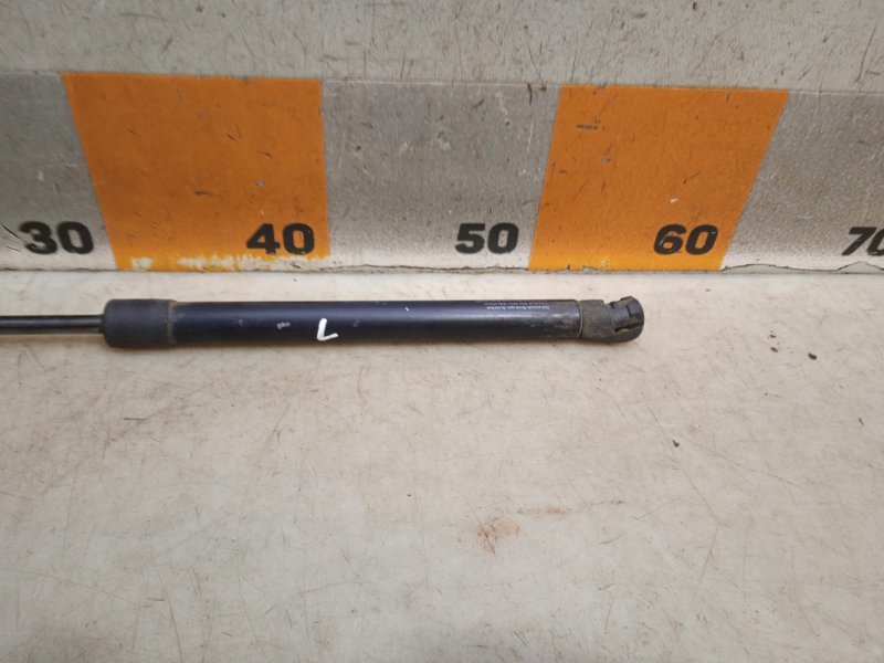 Амортизатор капота