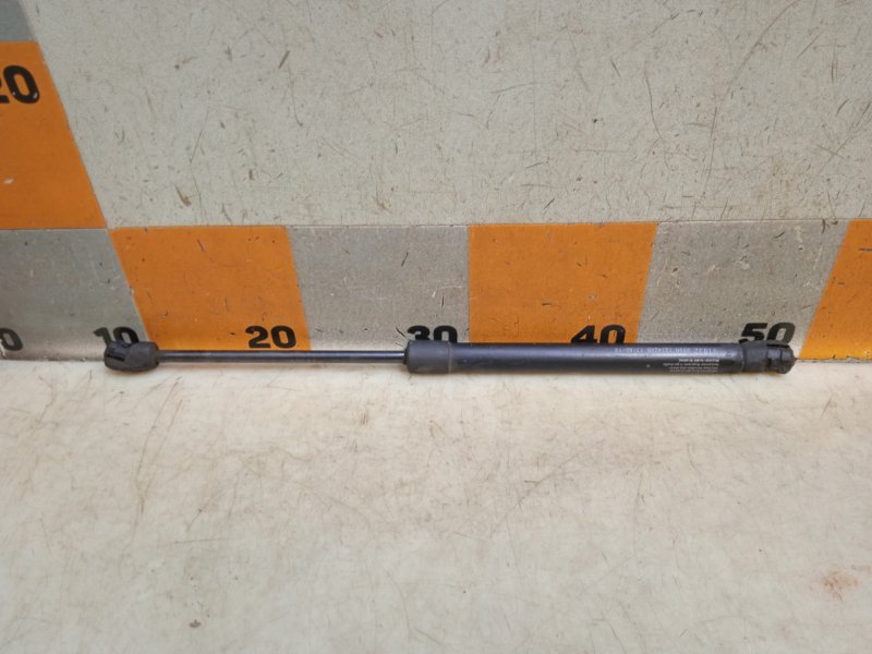 Амортизатор капота