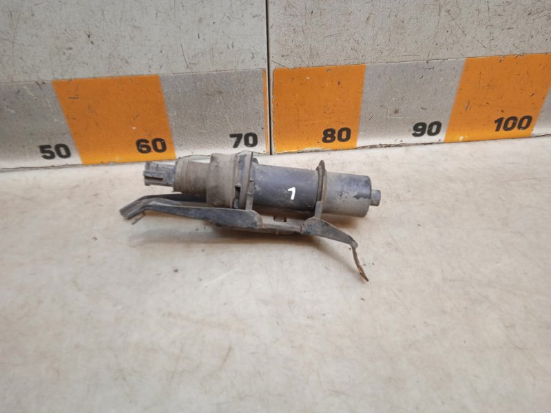 Форсунка омывателя фары