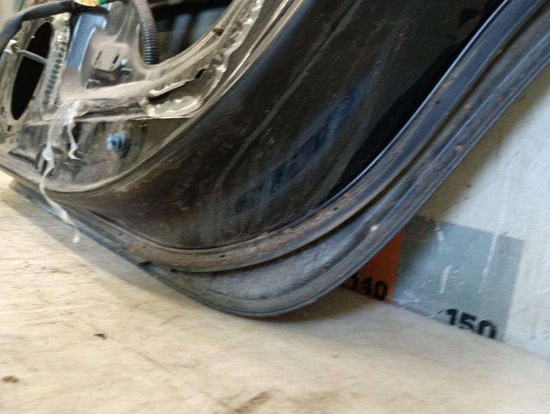 Дверь задняя правая