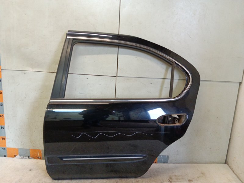 Дверь задняя левая