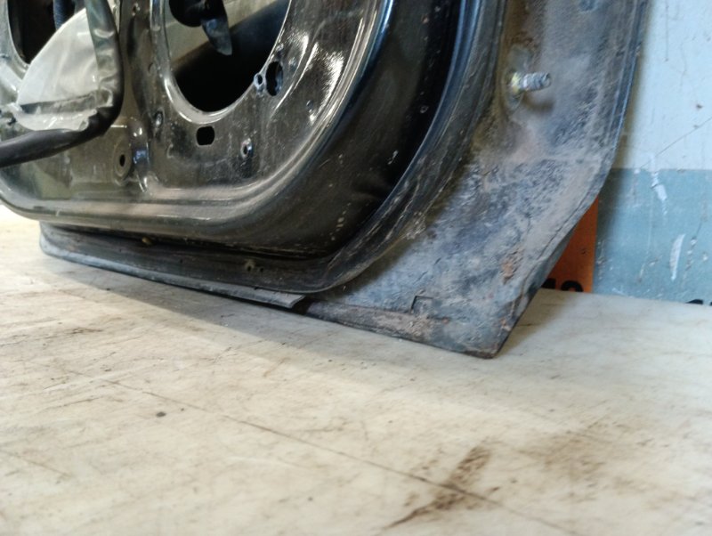 Дверь задняя левая