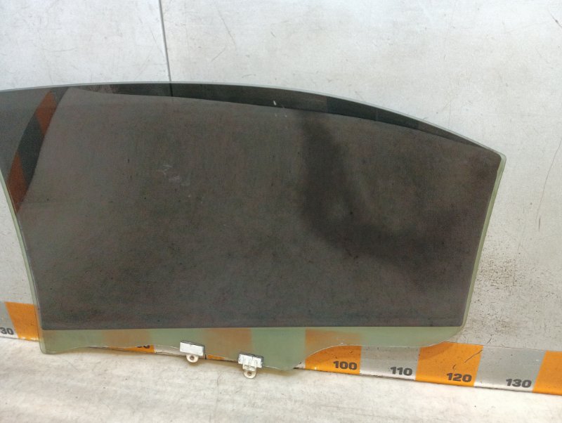 Стекло двери задней правой