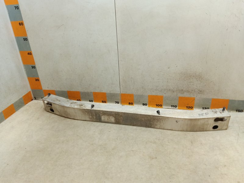 Усилитель переднего бампера