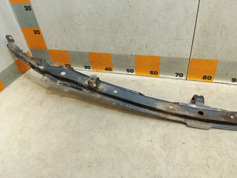 Усилитель переднего бампера