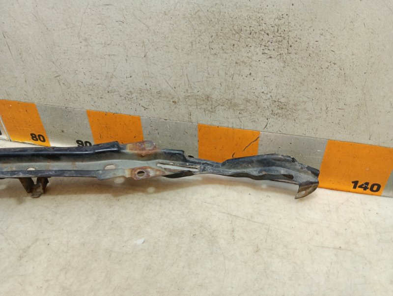 Усилитель переднего бампера