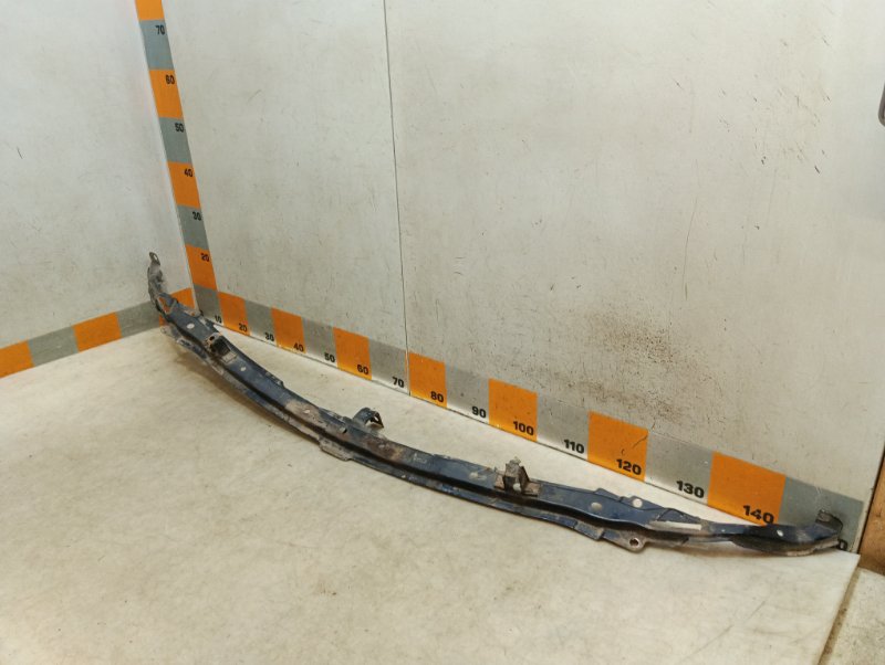 Усилитель переднего бампера