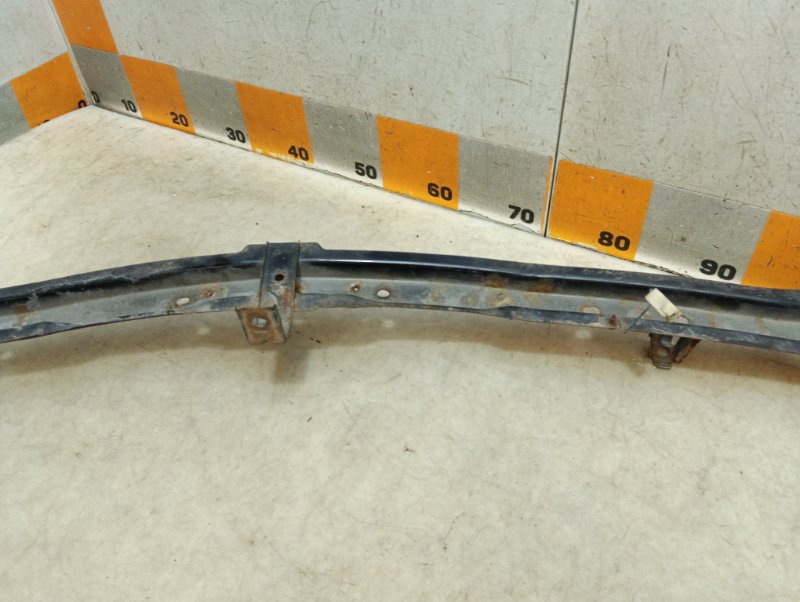 Усилитель переднего бампера