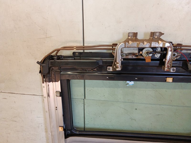 Люк в сборе электрический