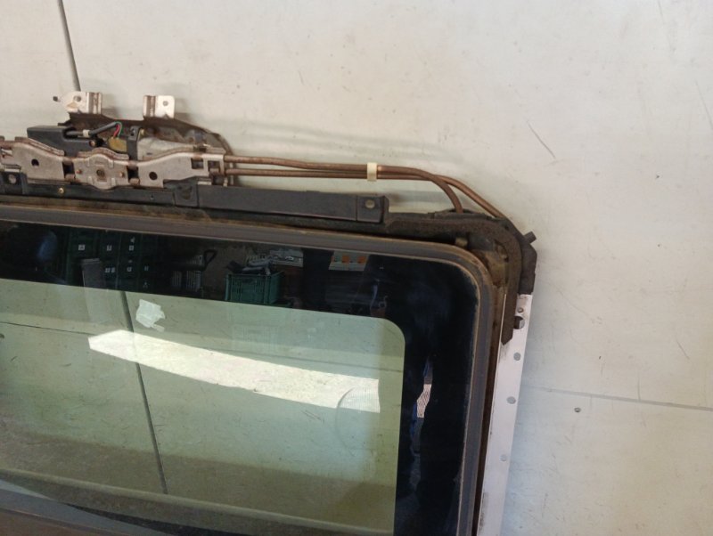 Люк в сборе электрический