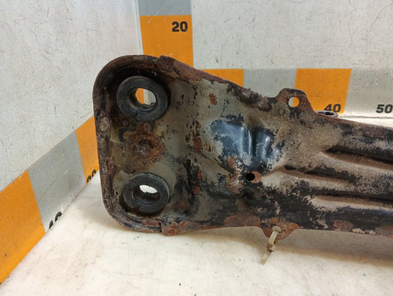 Балка передняя продольная