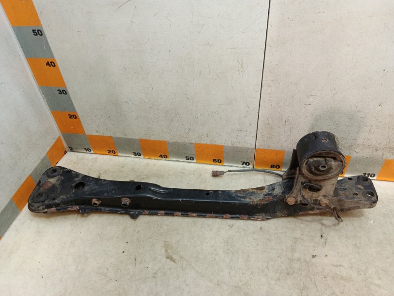 Балка передняя продольная