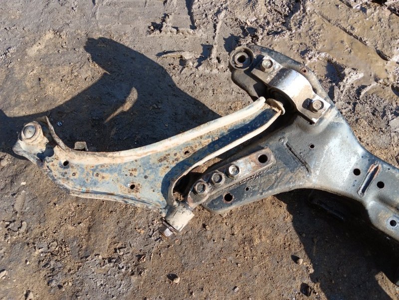 Балка подмоторная