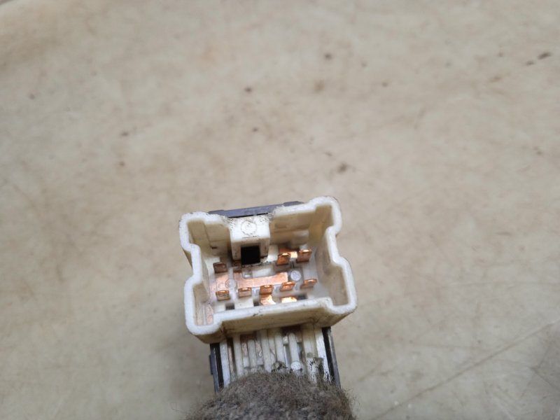 Кнопка стеклоподъемника