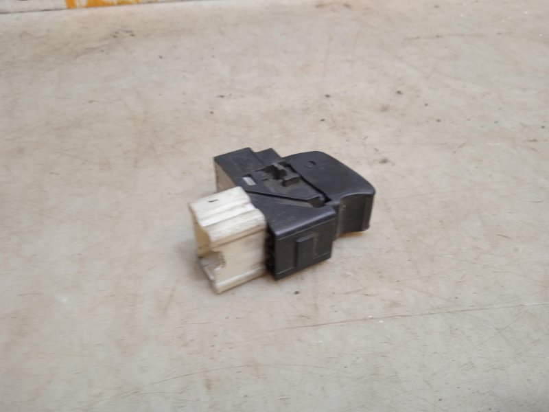 Кнопка стеклоподъемника