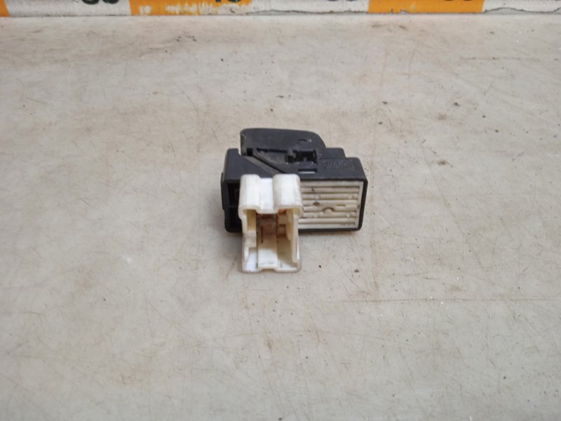 Кнопка стеклоподъемника