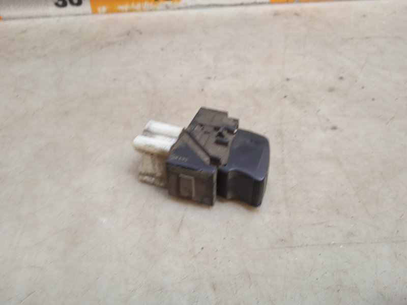 Кнопка стеклоподъемника