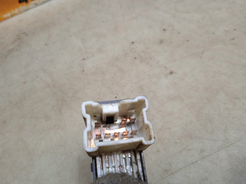 Кнопка стеклоподъемника