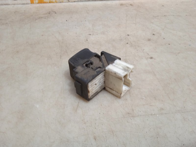 Кнопка стеклоподъемника