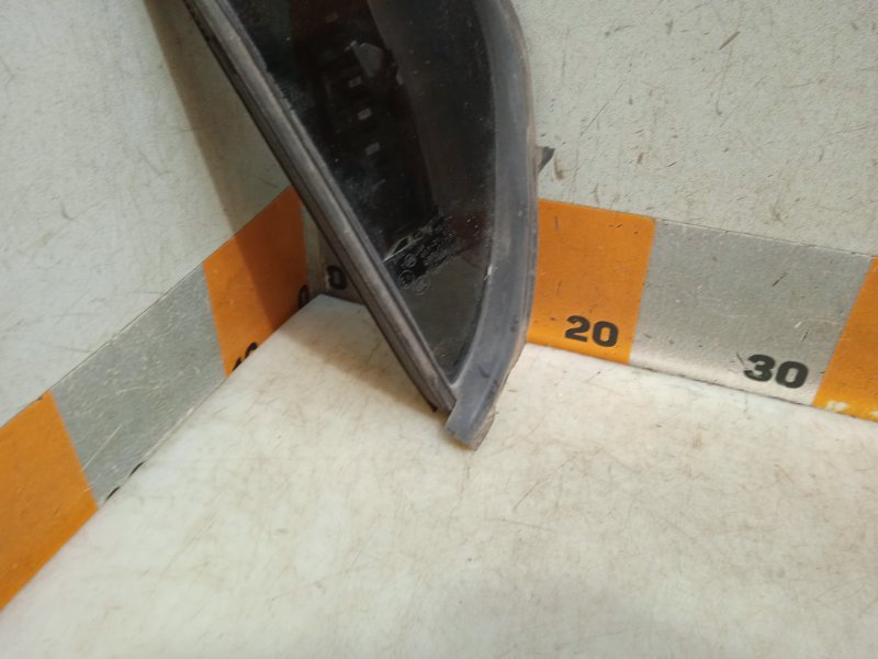 Стекло двери задней левой