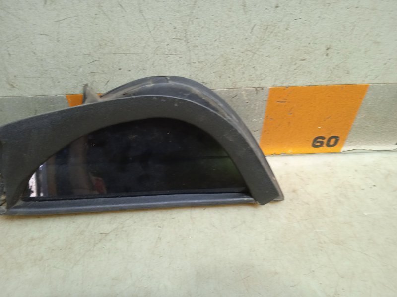 Стекло двери задней левой