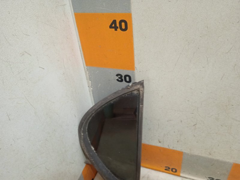 Стекло двери задней правой