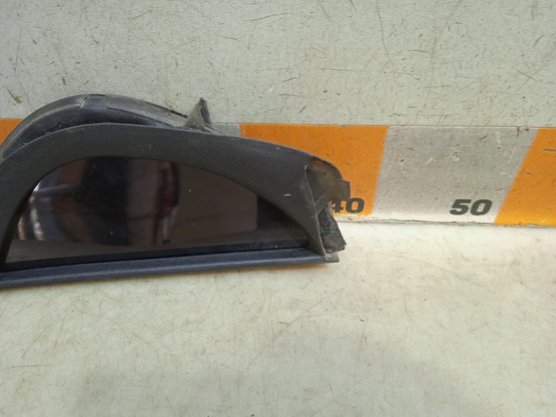 Стекло двери задней правой