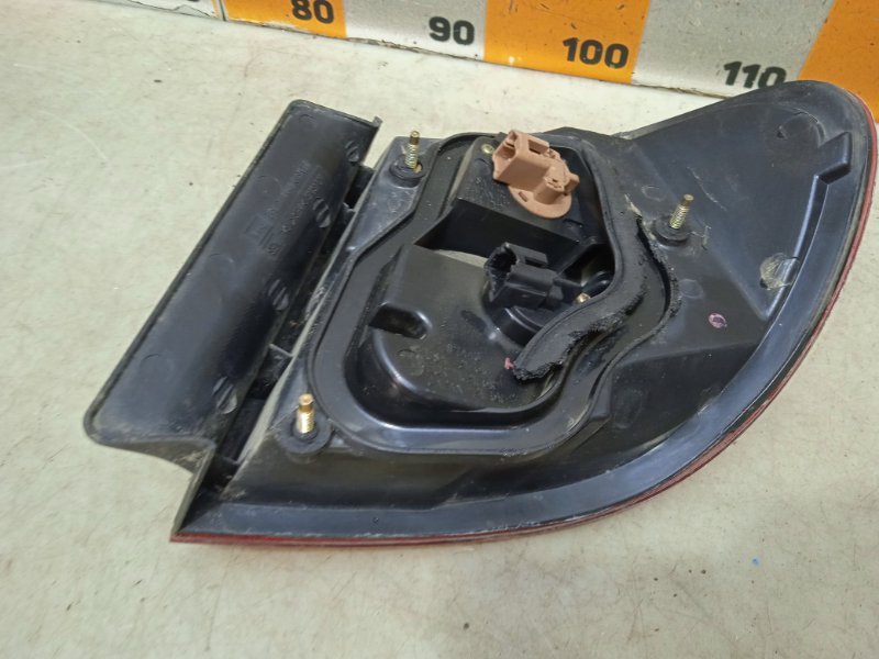 Фонарь задний левый