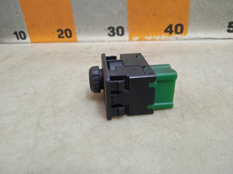 Кнопка регулировки зеркала