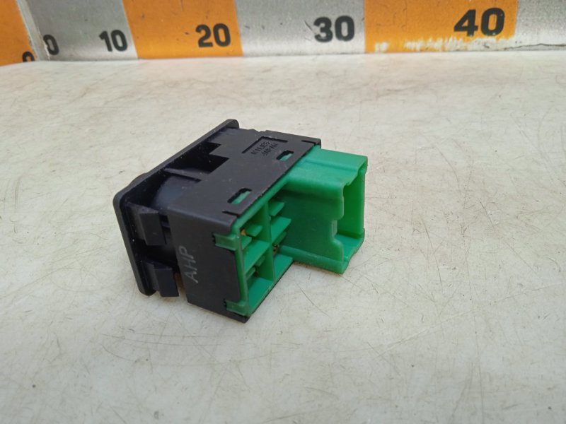 Кнопка регулировки зеркала