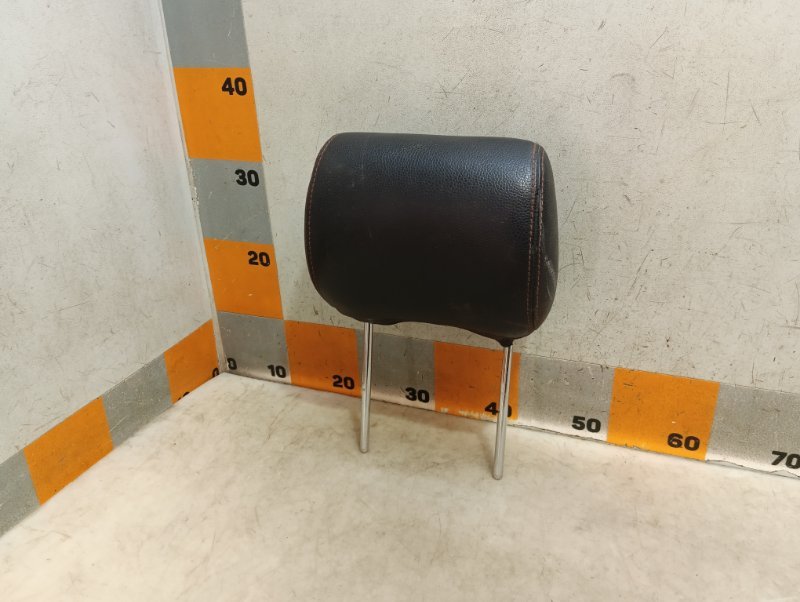 Подголовник сиденья